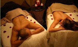relaxing couples massage