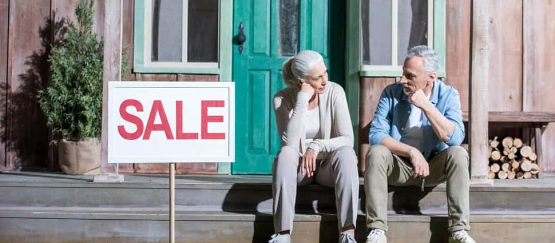 senior-couple-selling-their-house